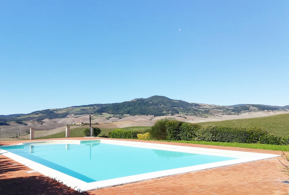 Apartment volterra with pool